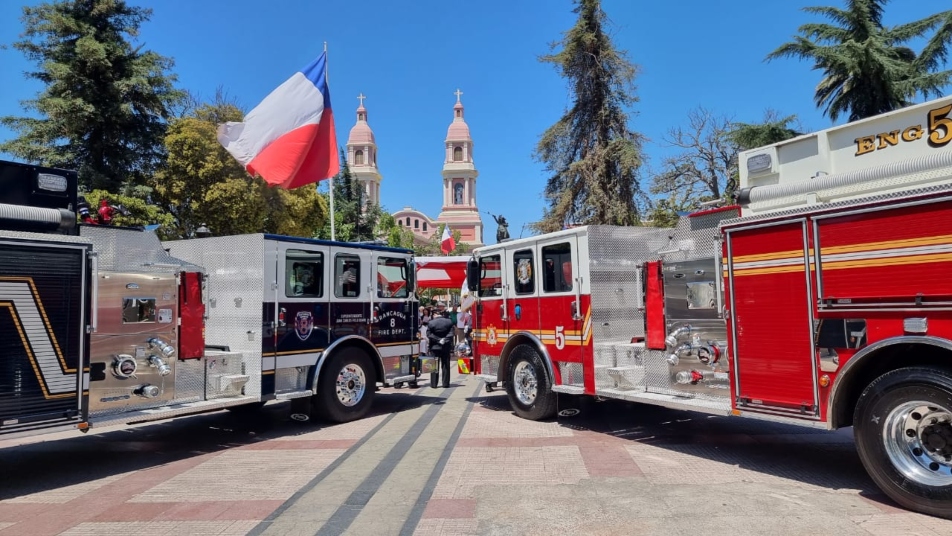 Bomberos de Rancagua reciben nuevas unidades de material mayor